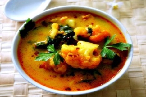 Curry z Kalafiora i Szpinaku